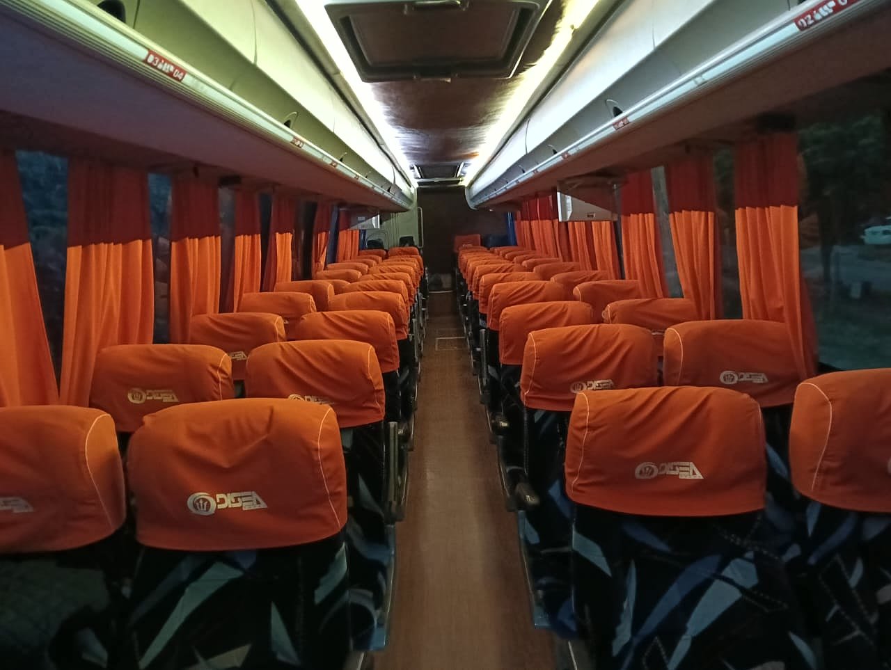 Interior del autobús de JL Tours