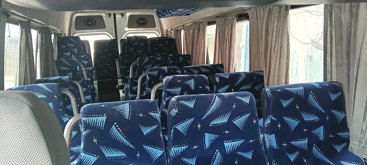 Interior trasero de la sprinter de JL Tours